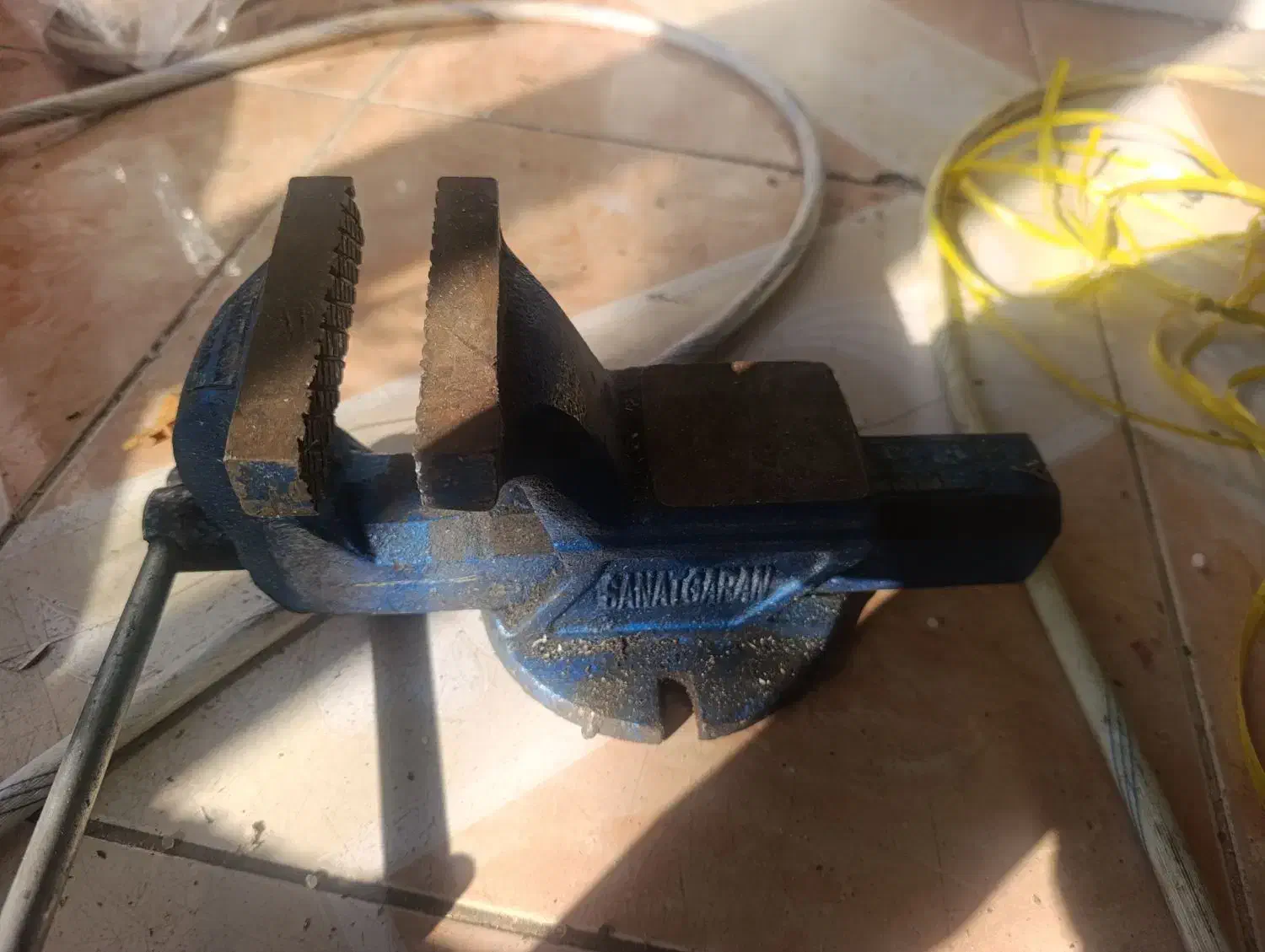 گیره رو میزی و فن(هواکش)|ابزارآلات|قزوین, |دیوار