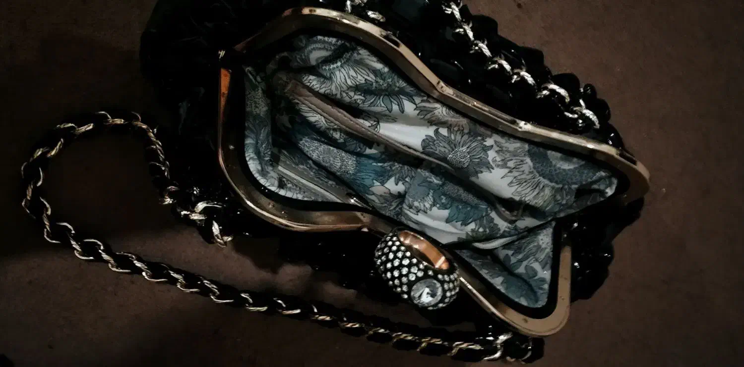 کیف مجلسی|کیف، کفش، کمربند|تبریز, |دیوار