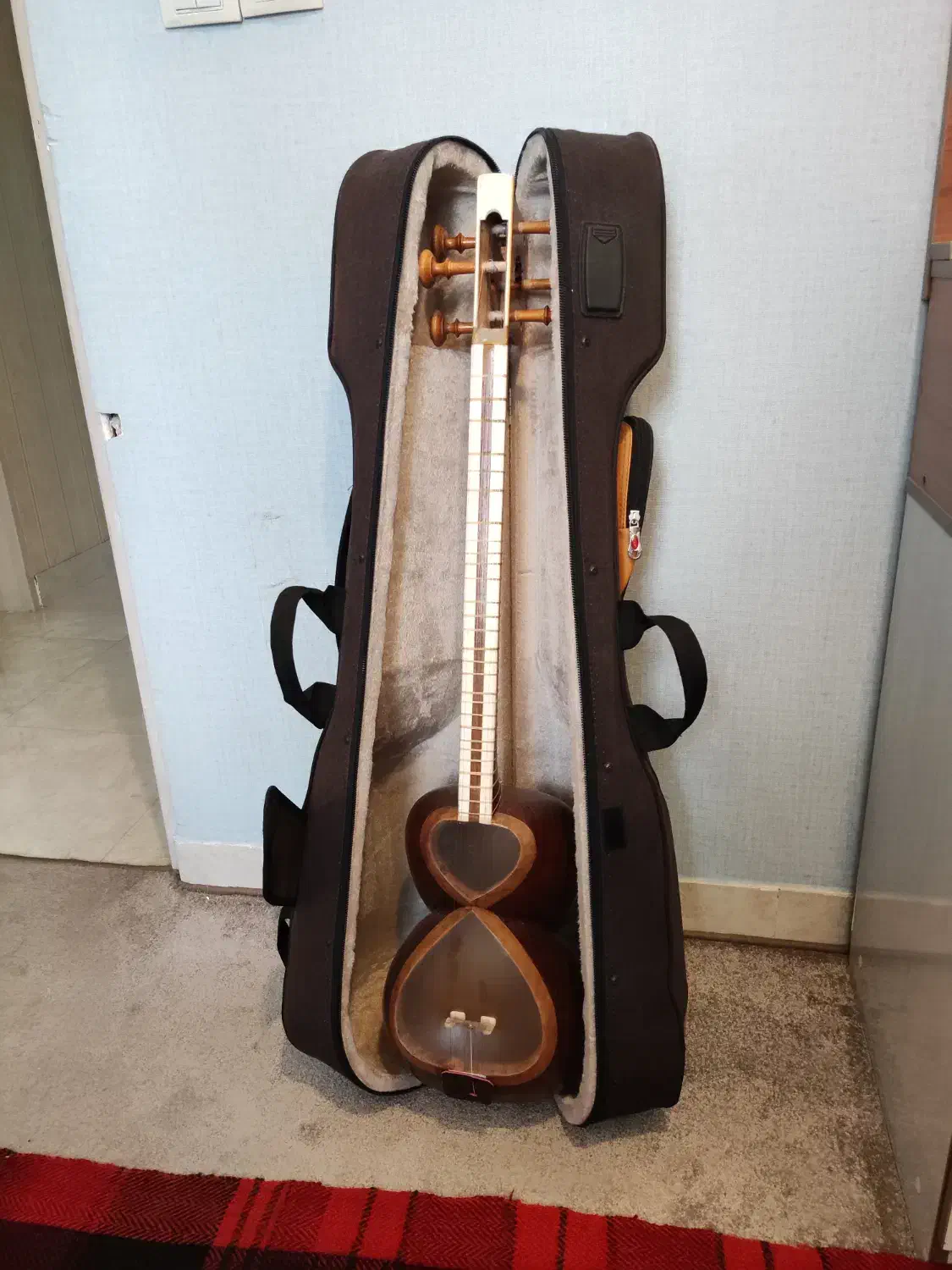 ساز تار|سازهای سنتی|کرمانشاه, |دیوار