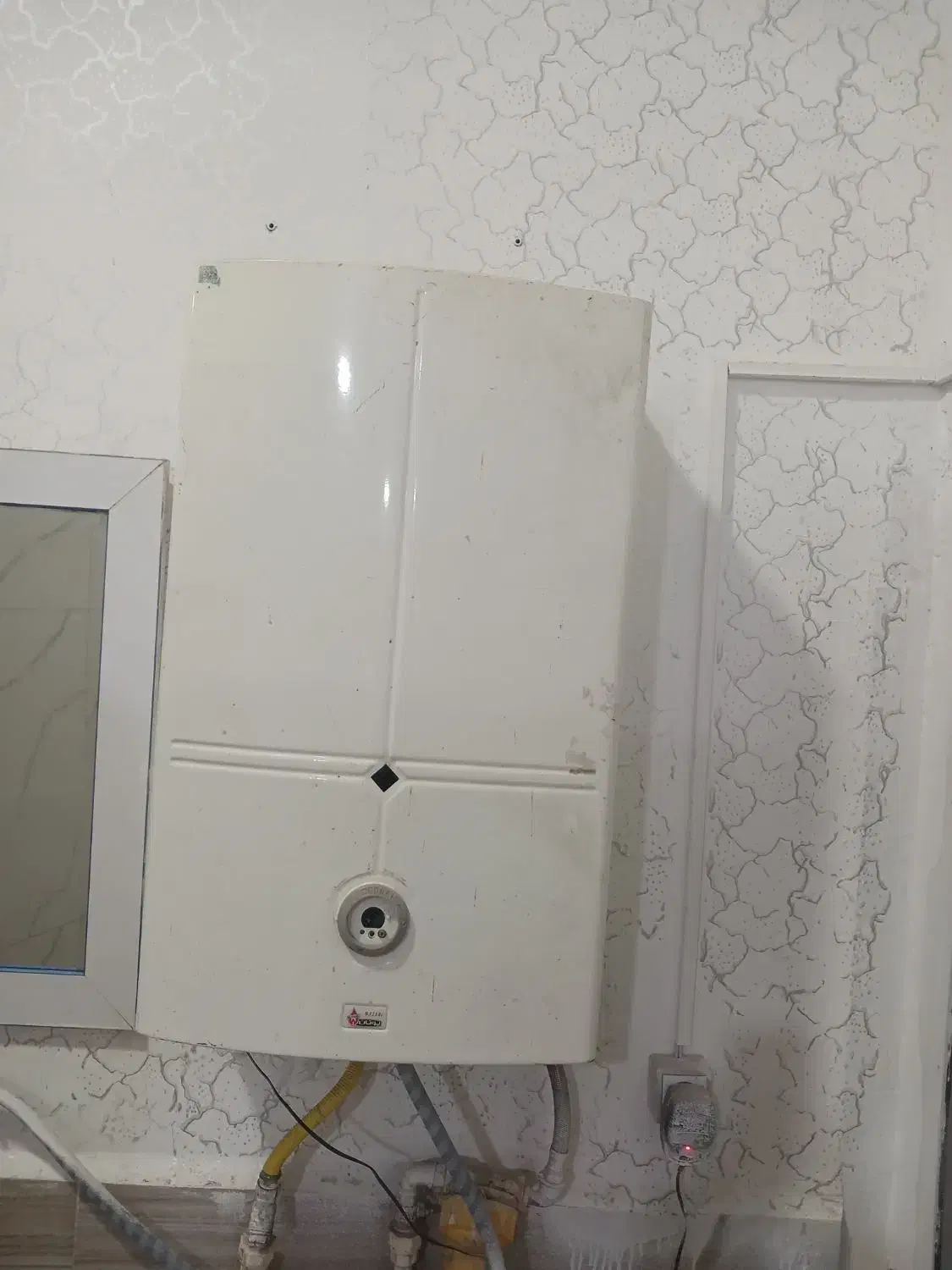 آبگرمکن دیواری بوتان|آبگرمکن، پکیج، شوفاژ|سلماس, |دیوار