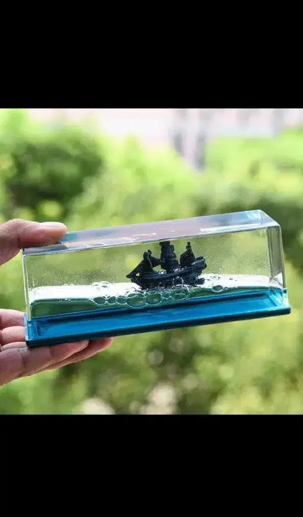 کشتی معلق|مجسمه، تندیس، ماکت|گلبهار, شهر جدید گلبهار|دیوار