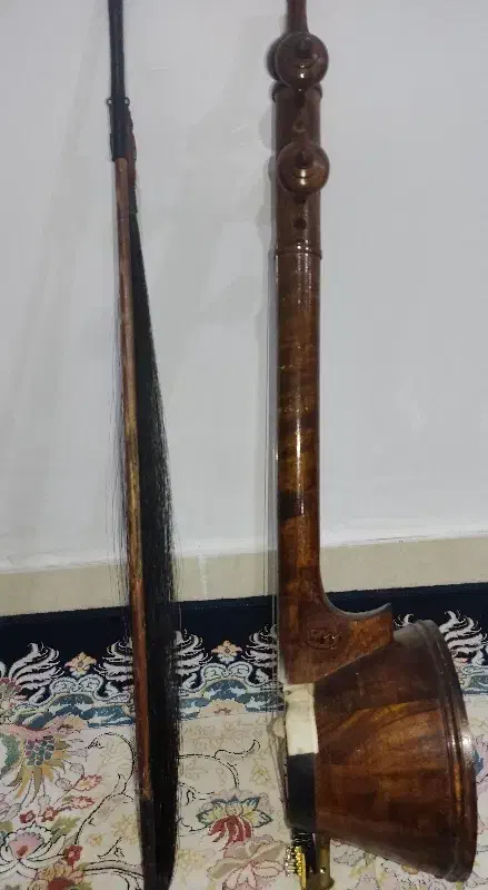 کمانچه کاکاوند|سازهای سنتی|خرم‌آباد, |دیوار