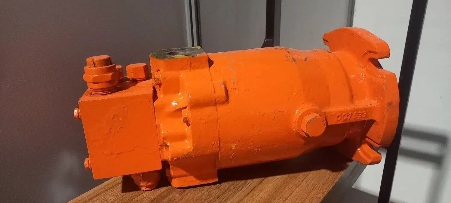 پمپ و هیدرو موتور میکسر بتن|ماشین‌آلات صنعتی|میبد, |دیوار