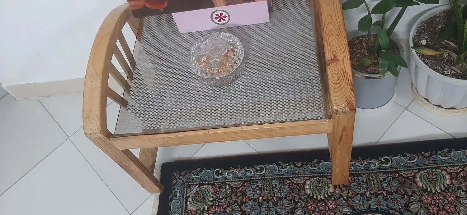 جلومبلی|مبلمان خانگی و میز عسلی|گلبهار, شهر جدید گلبهار|دیوار