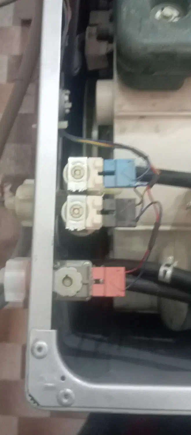 تعمیر انواع ماشین لباسشویی سطلی و تمام  اتوماتیک|خدمات پیشه و مهارت|کاشان, زیدی|دیوار