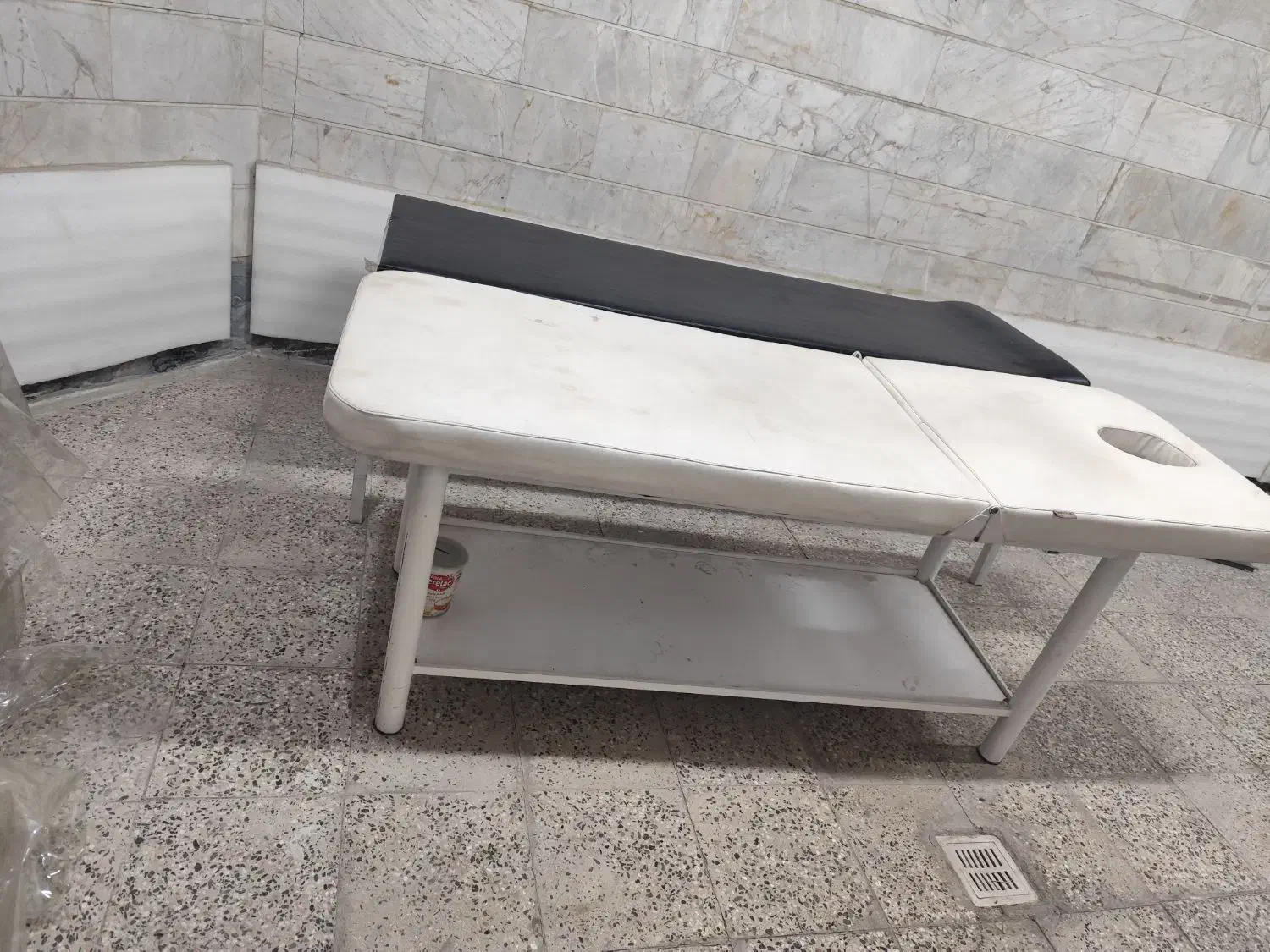 تخت ماساژ و تزریقات|آرایشی، بهداشتی، درمانی|ری, فیروزآبادی|دیوار