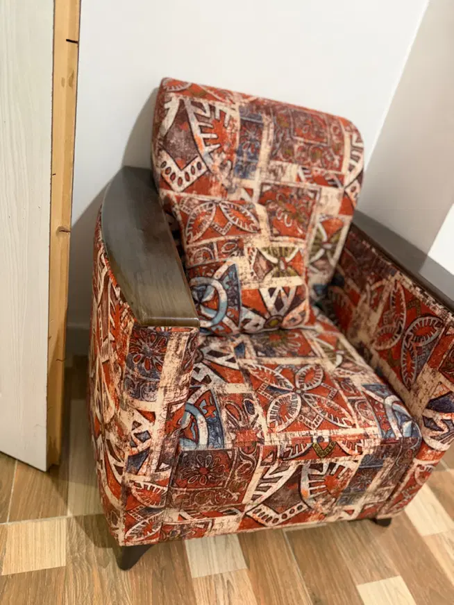 مبل تک نفره فقط ۲/۰۰۰/۰۰۰ تومان|مبلمان خانگی و میز عسلی|رشت, کوی حسینی|دیوار