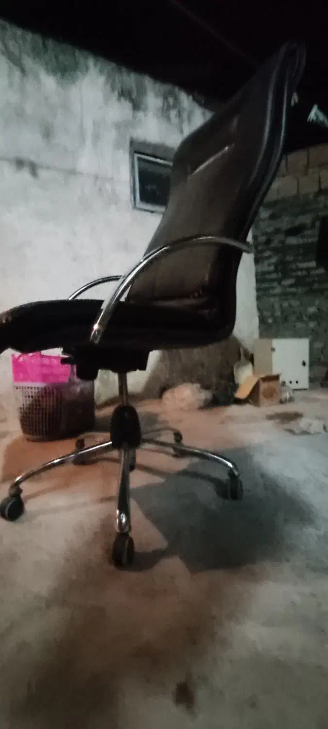 صندلی مدیریتی پایه استیل چرخ دار|صندلی و نیمکت|فاضل آباد, |دیوار