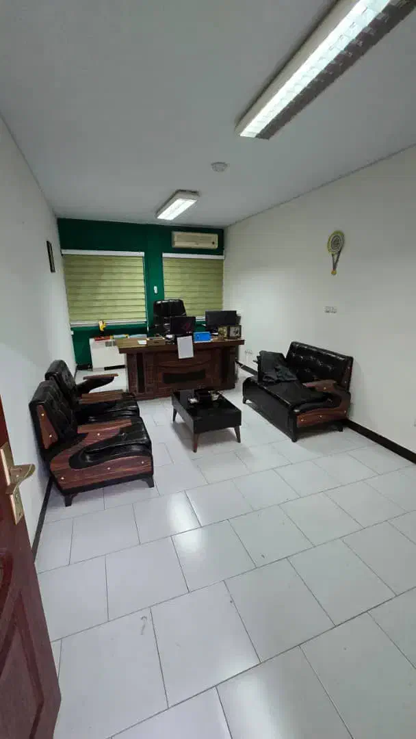 اجاره سند اداری ۱۳۰متر فول امکانات بر انقلاب|اجارهٔ دفتر کار، اتاق اداری، مطب|تهران, فلسطین (میدان انقلاب)|دیوار