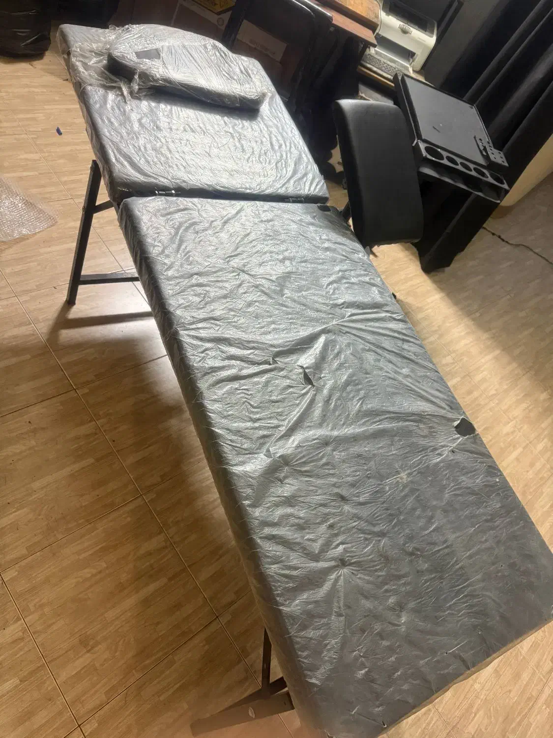 تخت ماساژ و تتو|آرایشگاه و سالن‌های زیبایی|محمدشهر, محمدشهر|دیوار