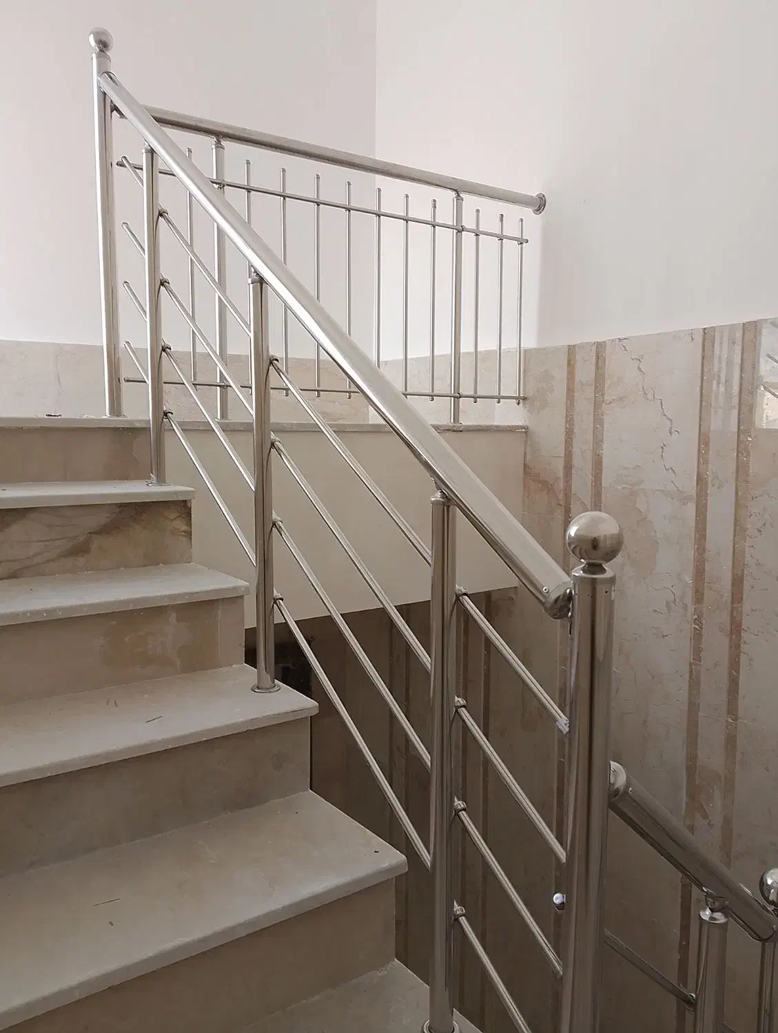 نرده استیل (چکی و اقساطی)|خدمات پیشه و مهارت|قزوین, |دیوار