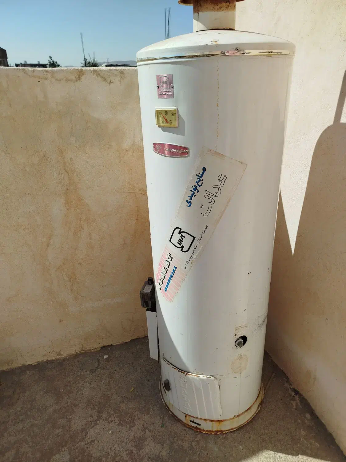 فروش فوری آب گرم کن|آبگرمکن، پکیج، شوفاژ|مرودشت, استادیوم|دیوار