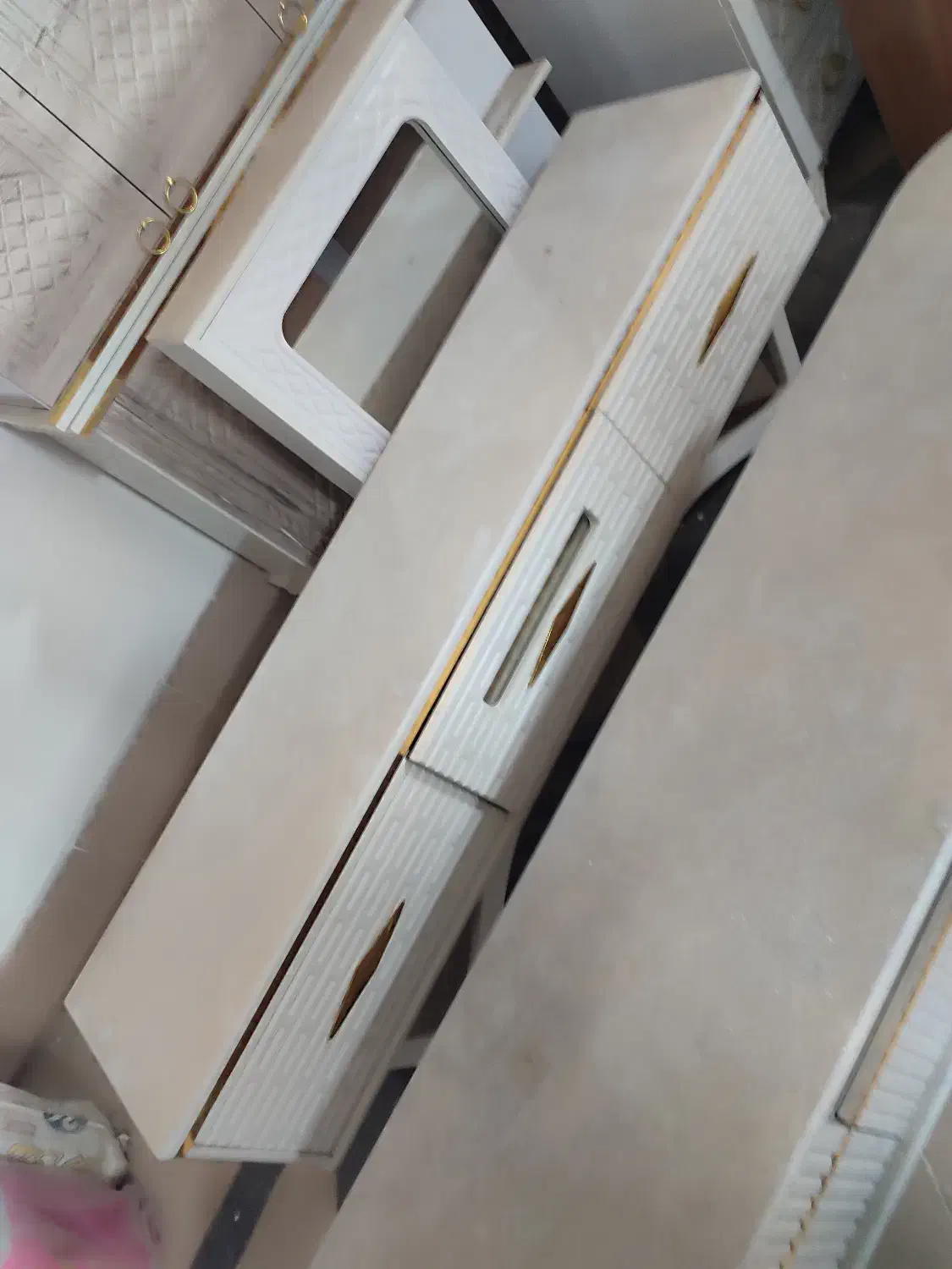 انواع میز تلویزیون با پایین ترین قیمت|میز تلویزیون|سبزوار, مدرس|دیوار