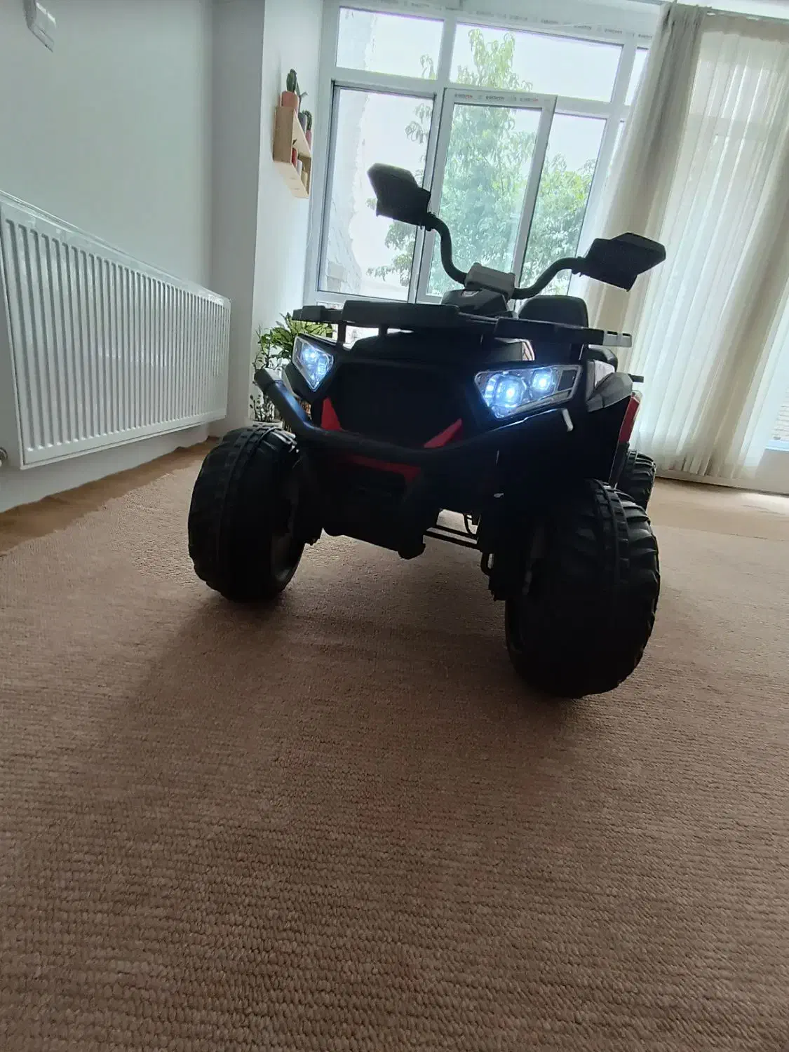 موتور چهارچرخ یا ماشین شارژی چهارموتوره درحدنونو|اسباب‌‌بازی|زنجان, |دیوار