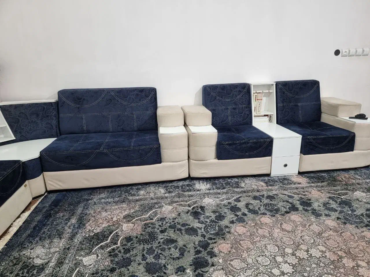 ۲ دست مبل مدل ال به رنگ سرمه ای و نسکافه ای|مبلمان خانگی و میز عسلی|آستارا, |دیوار