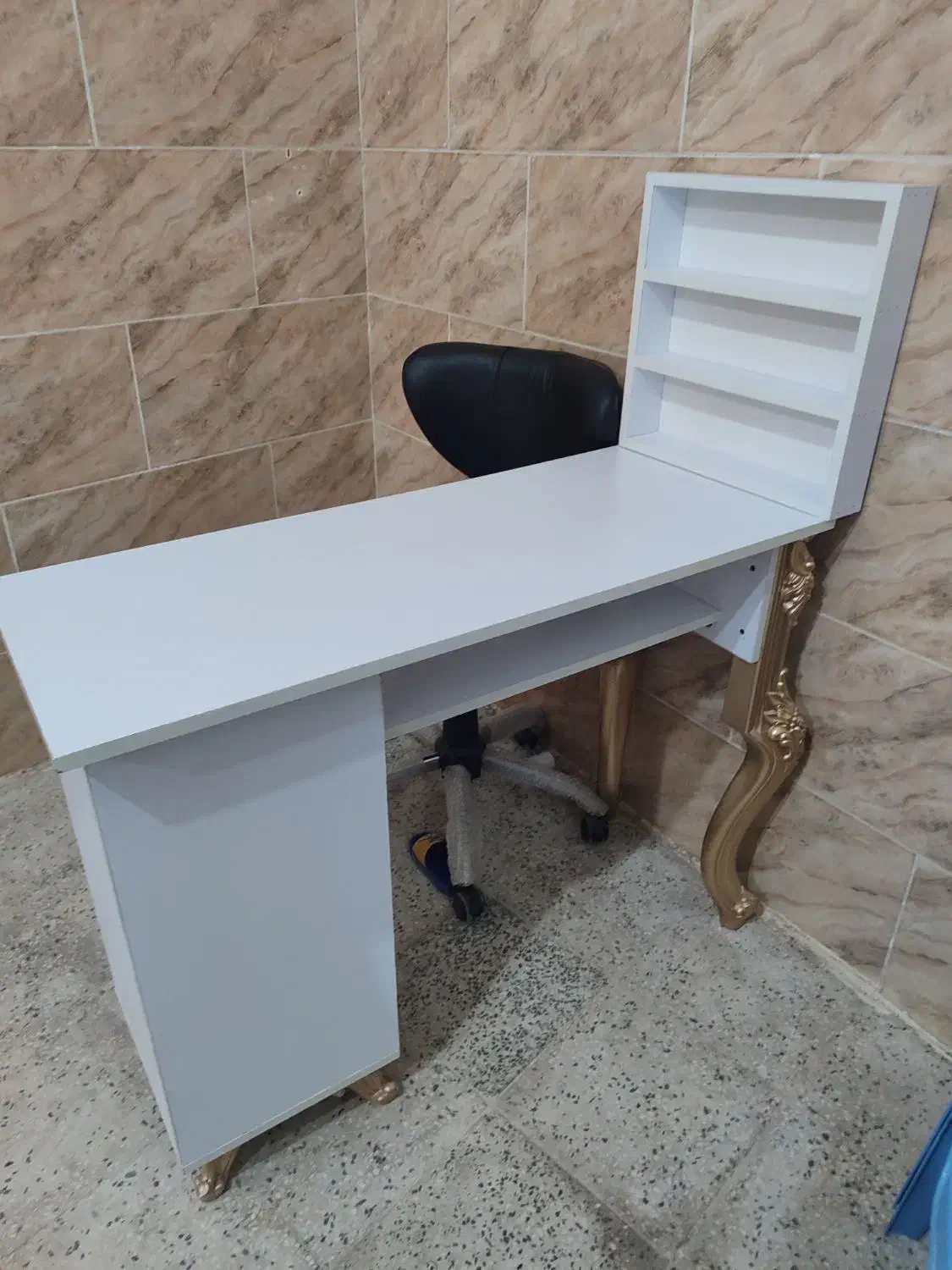 لوازم سالن زیبایی ارایشگاه|آرایشگاه و سالن‌های زیبایی|خرم‌آباد, |دیوار