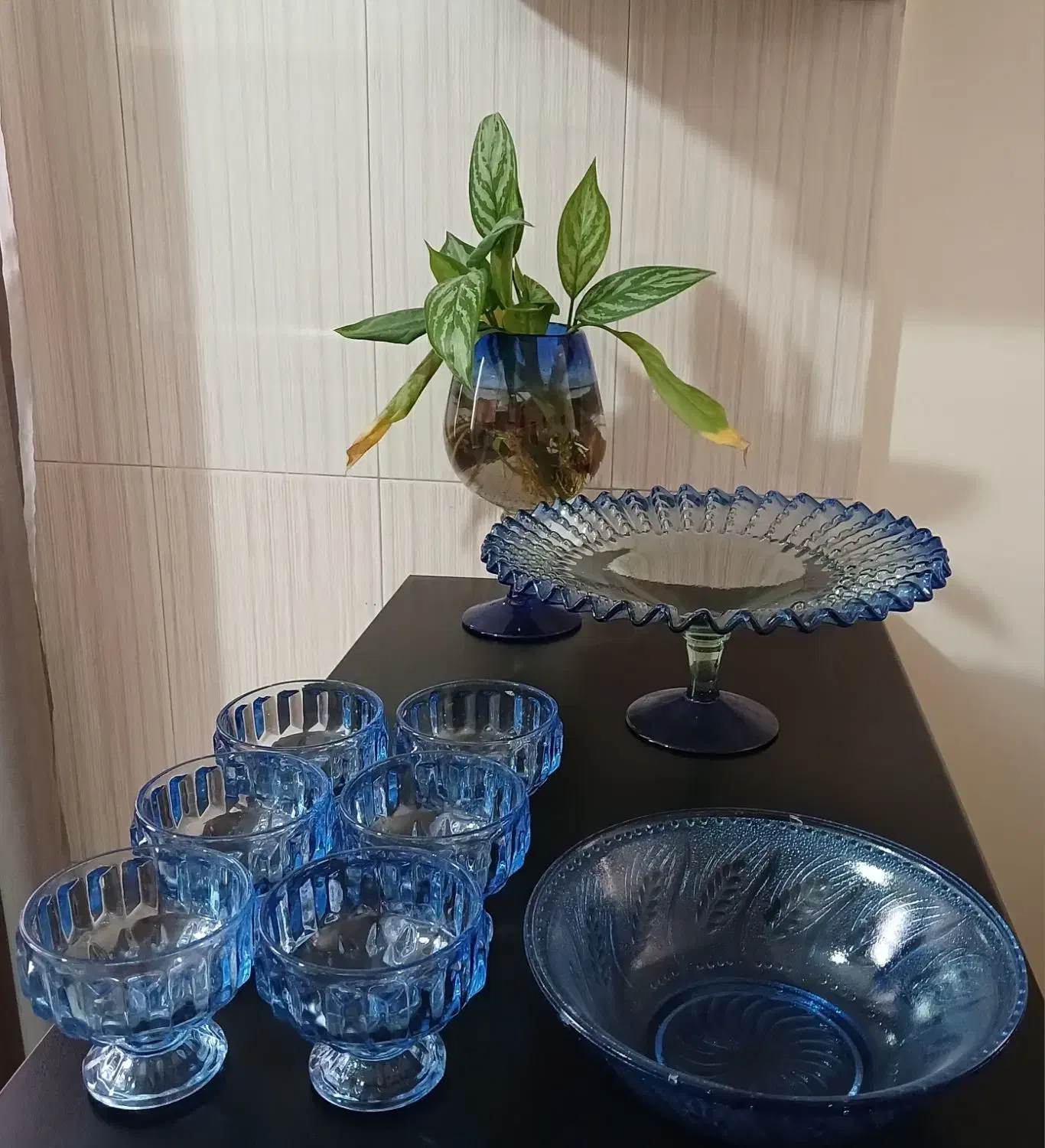 ظروف پذیرایی قدیمی|ظروف سرو و پذیرایی|اندیشه, اندیشه فاز ۱|دیوار