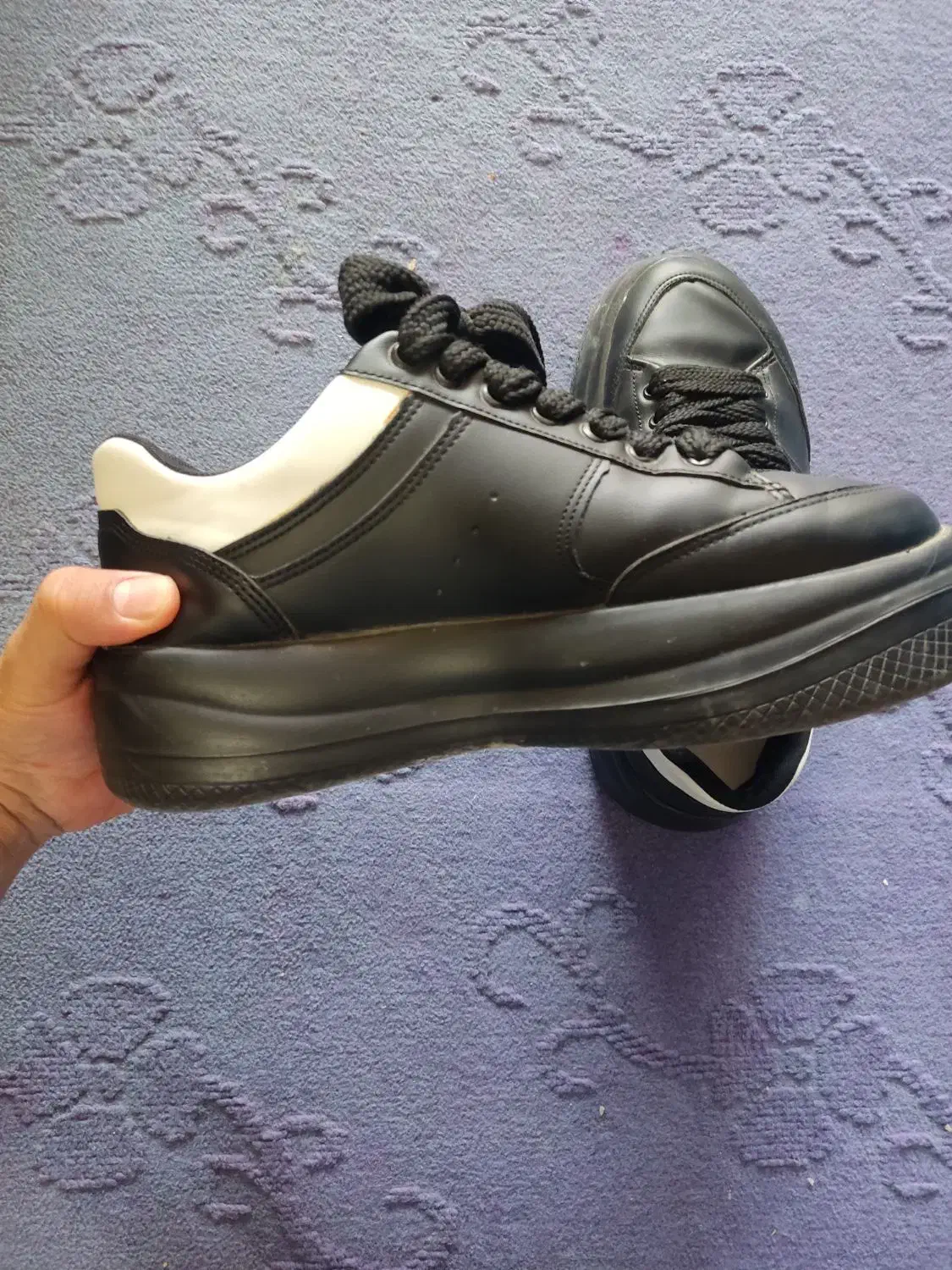 کفش|کیف، کفش، کمربند|لیکک, |دیوار