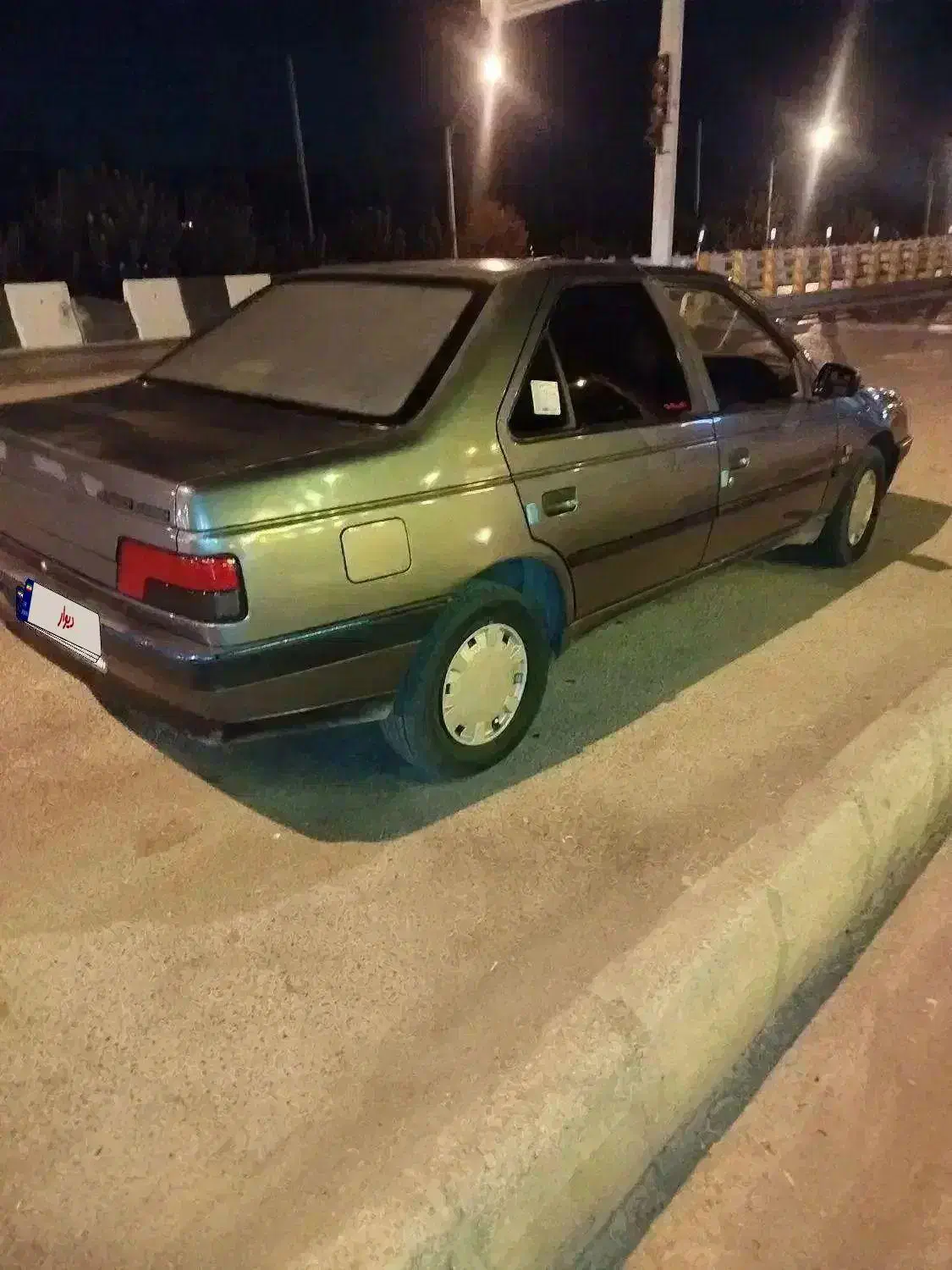 پژو405دلفبنی مدل97معاوزه با نیسان یخچالی|خودرو سواری و وانت|زرقان, |دیوار