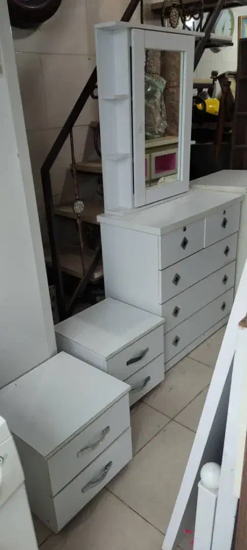 سرویس کامل تخت دونفره تمیزبه همراه تشک باهم 8800|تخت و سرویس خواب|لنگرود, |دیوار