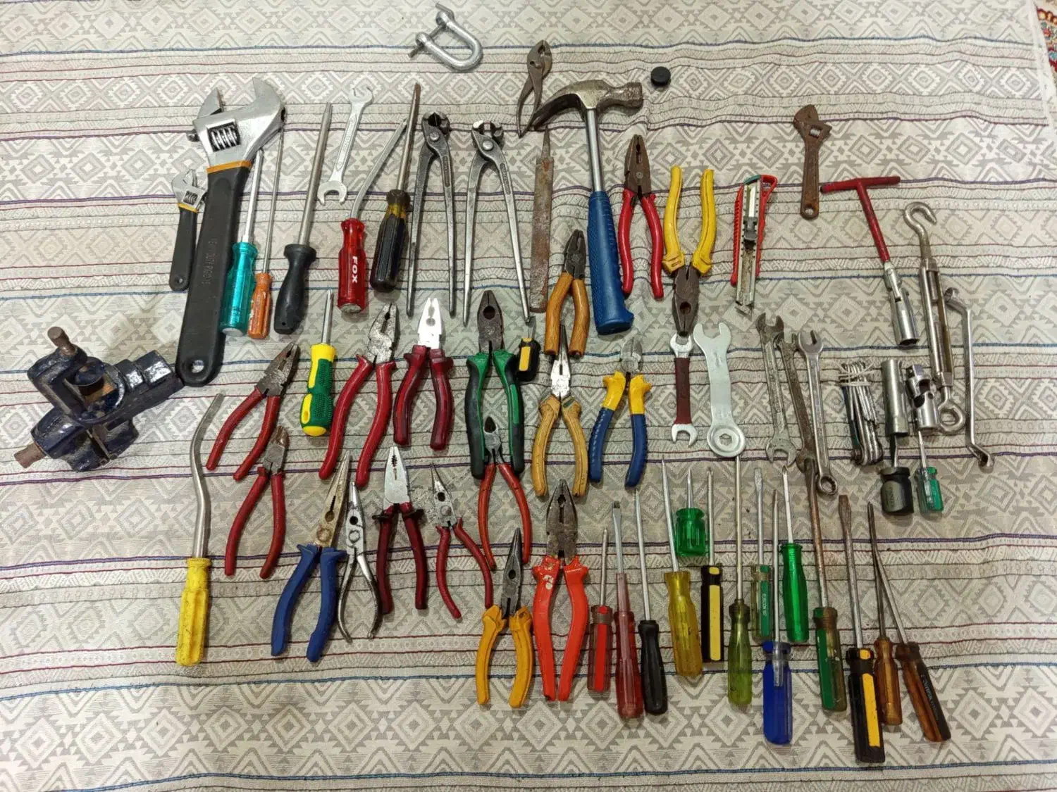 ابزار استوک|ابزارآلات|قدس, شهر‌قدس|دیوار