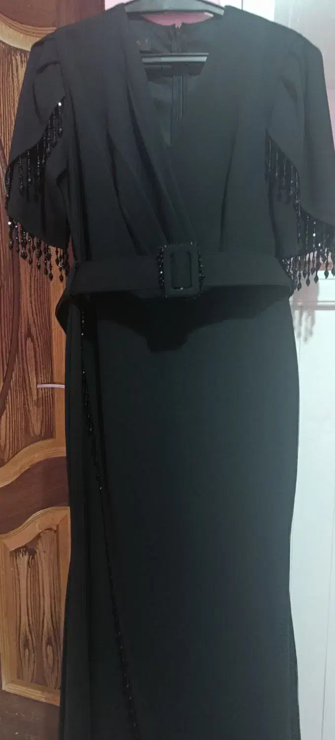 لباس مجلسی|لباس|پیر بکران, |دیوار