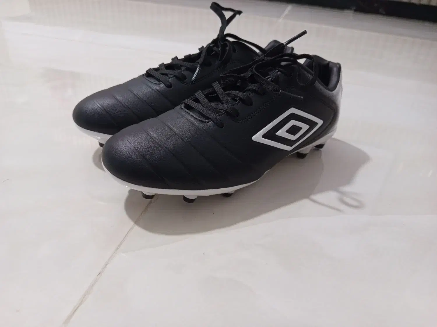 کفش چمن اومبرو|کیف، کفش، کمربند|سرپل ذهاب, |دیوار