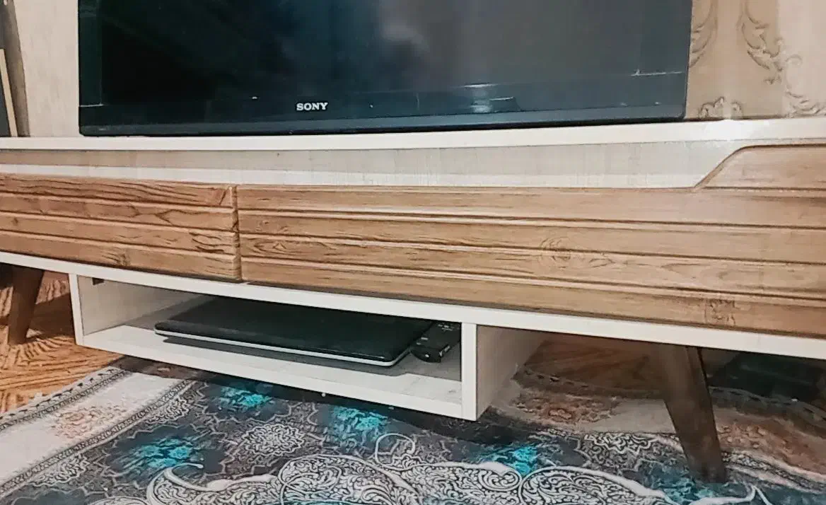 میزتی وی و ال سی دی ۳۲ اینچ صفحه شکسته|تلویزیون و پروژکتور|اهواز, پردیس دو|دیوار