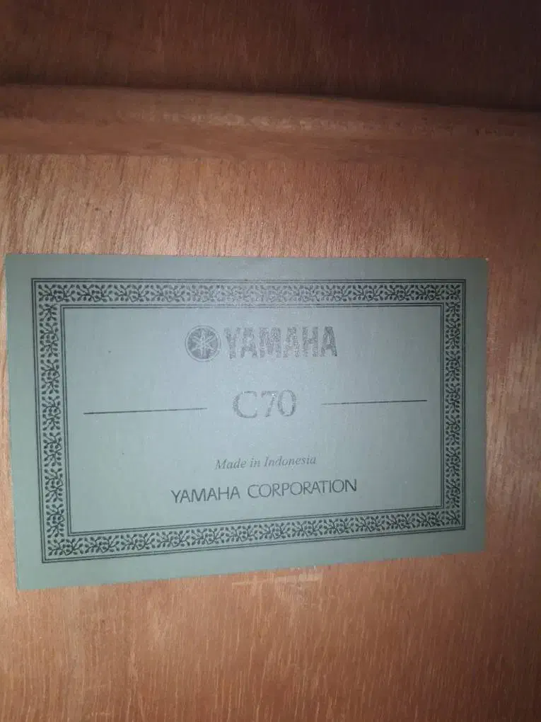 گیتار یاماها c70|گیتار، بیس، امپلیفایر|بروجرد, |دیوار