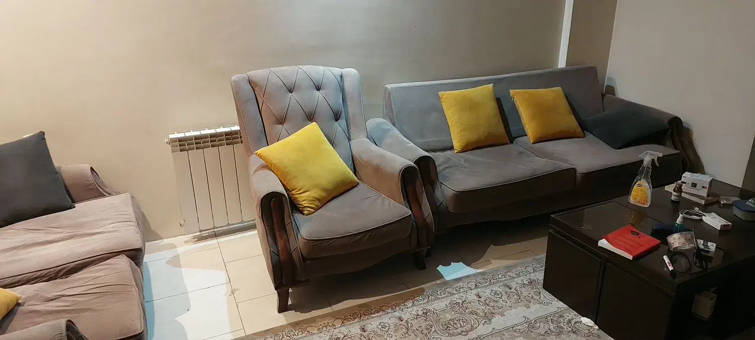 مبلمان راحتی هفت نفره به همراه میز جلو|مبلمان خانگی و میز عسلی|تهران, تسلیحات|دیوار