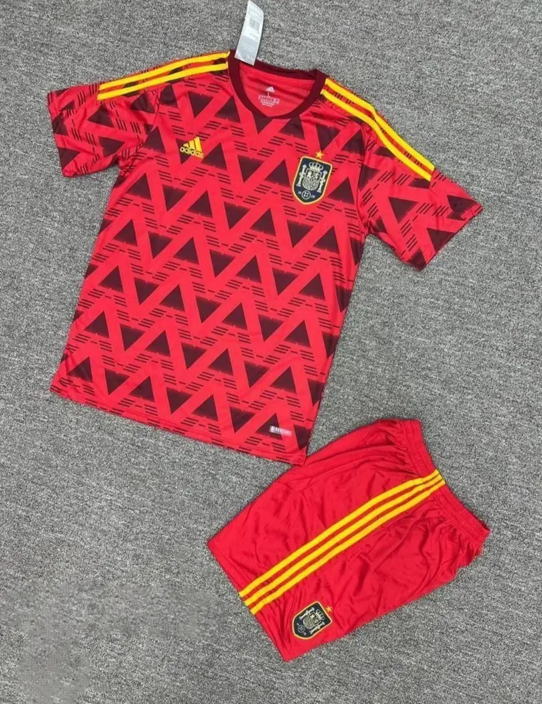 کیت ملی اسپانیا|لباس|شیراز, ابیوردی|دیوار