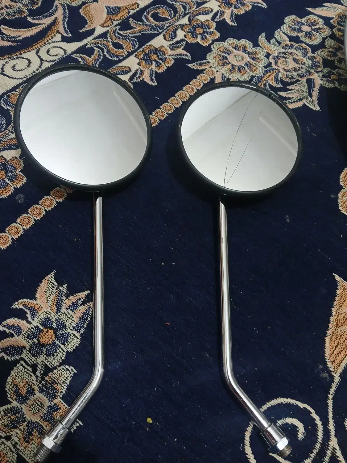 آینه|آینه|نسیم‌شهر, |دیوار