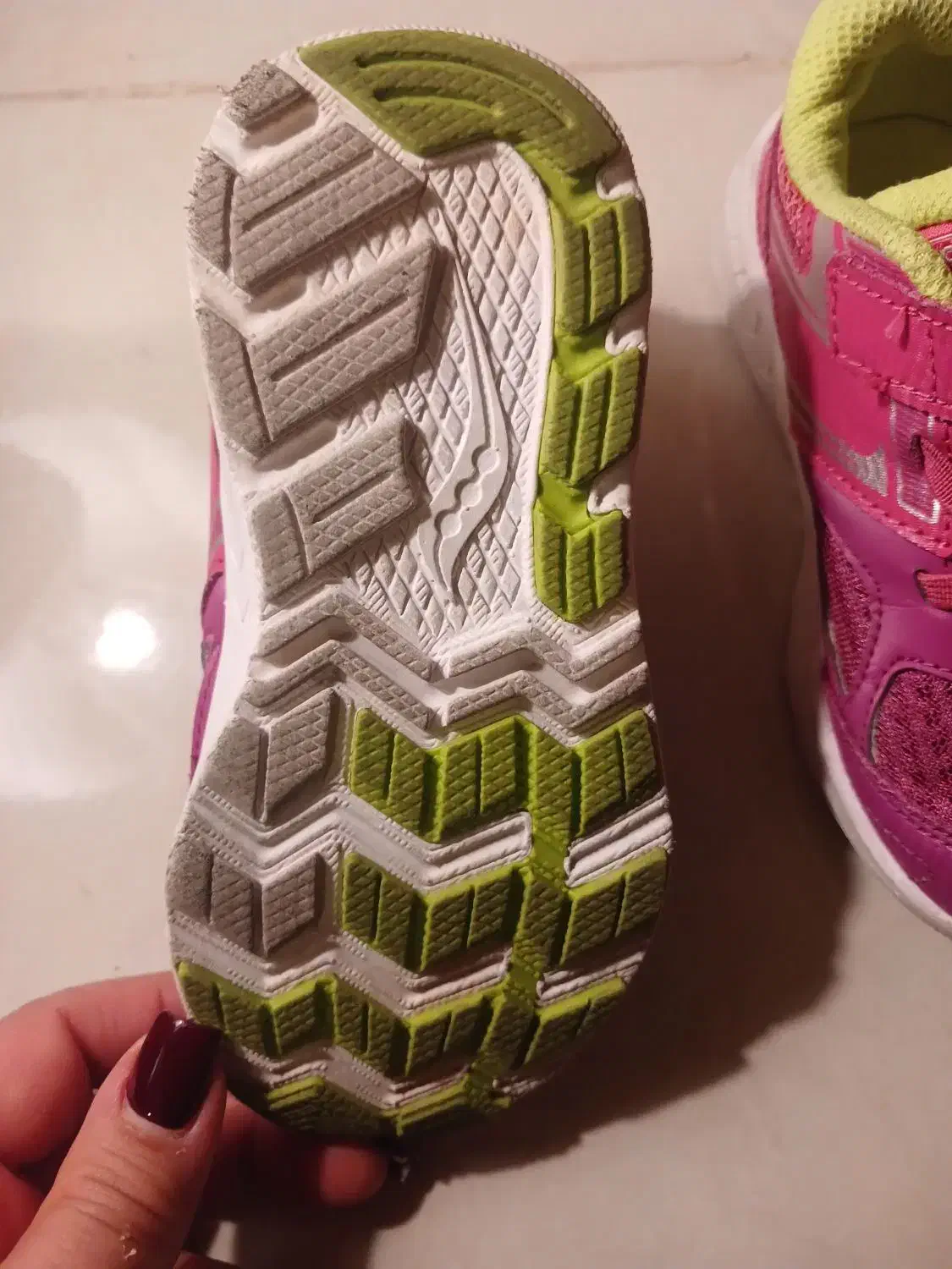 کتانی برند saucony|کفش و لباس بچه|تهران, فرمانیه|دیوار