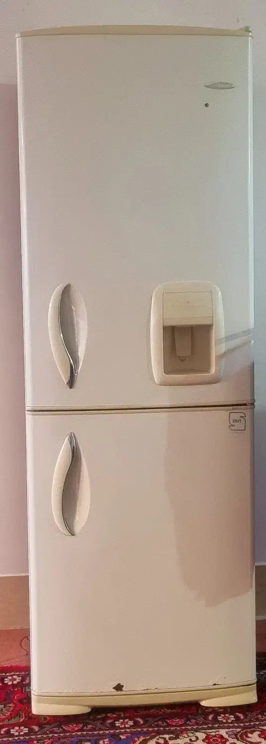 یخچال|یخچال و فریزر|میانه, |دیوار