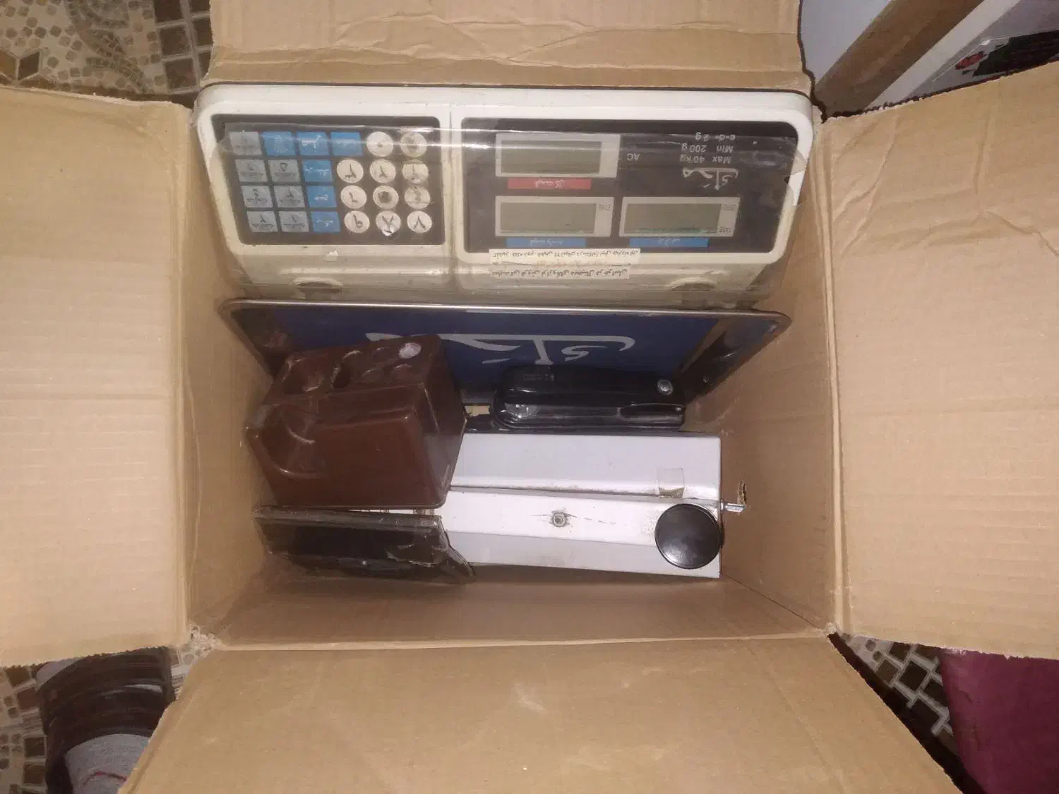 ویترین و کمد عطاری و اجیلی و ابزار فروشی تمیز|فروشگاه و مغازه|لاهیجان, شهرک فرهنگیان|دیوار