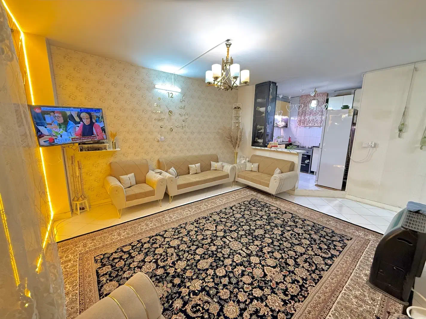 نقلی عروسک/پارکینگ‌دار/مشاعات سنگ/فلکه سوم قائمیه|فروش آپارتمان|اسلام‌شهر, شهرک قائمیه|دیوار