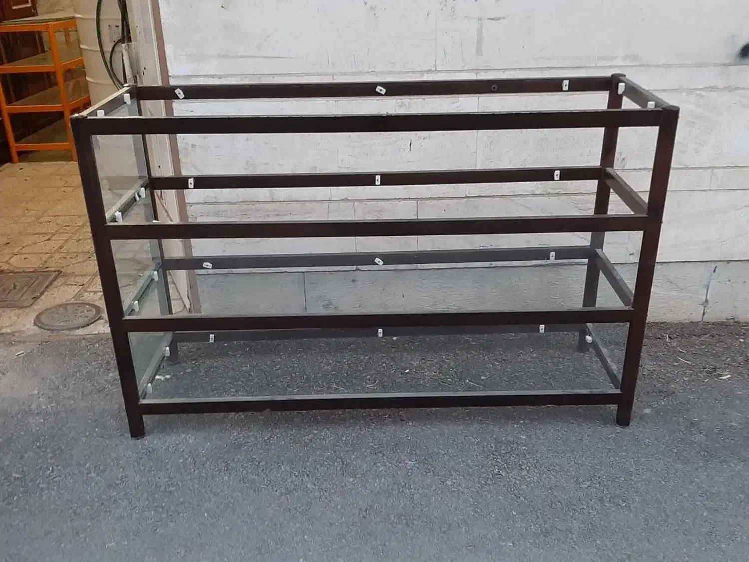 ویترین مغازه فلزی شیشه ی|بوفه، ویترین، کنسول|شاهینشهر, نظامی|دیوار