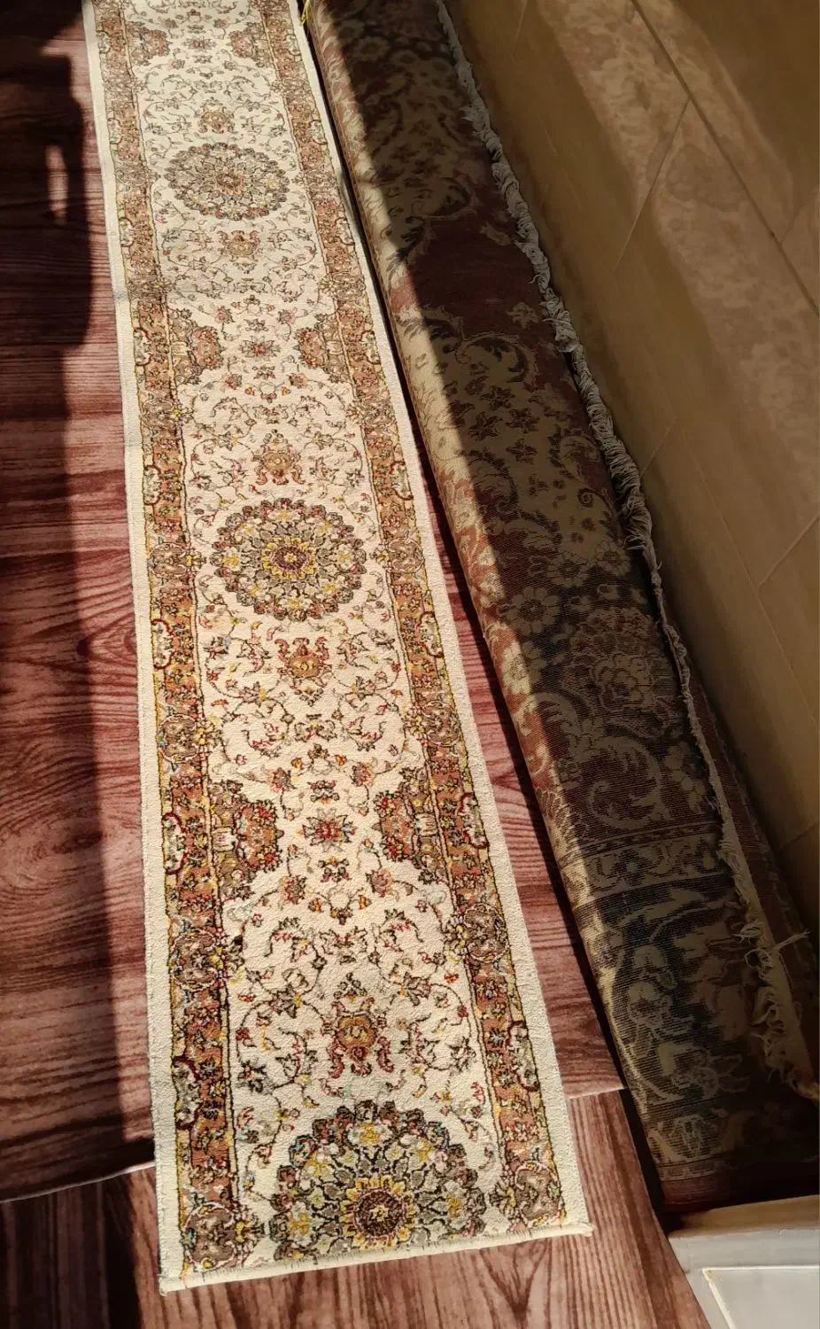 کنار فرش کرمی|فرش|شیراز, قلعه نو|دیوار