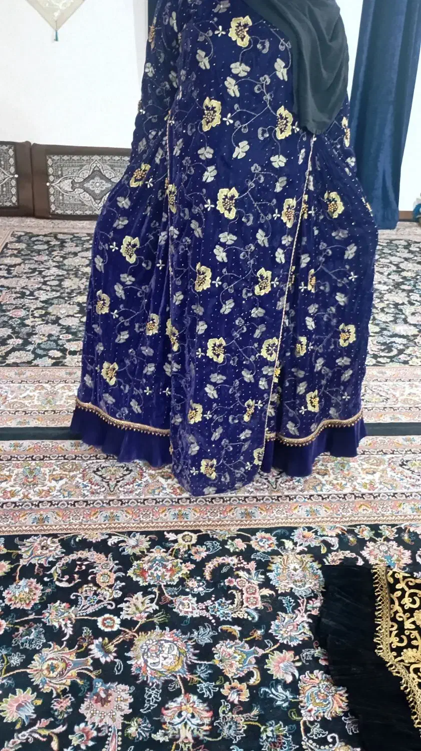 لباس مشکی ۵تومان لباس بنفشه ۵تومان نخی طوسی ۱۵۰۰.|لباس|دهدشت, |دیوار