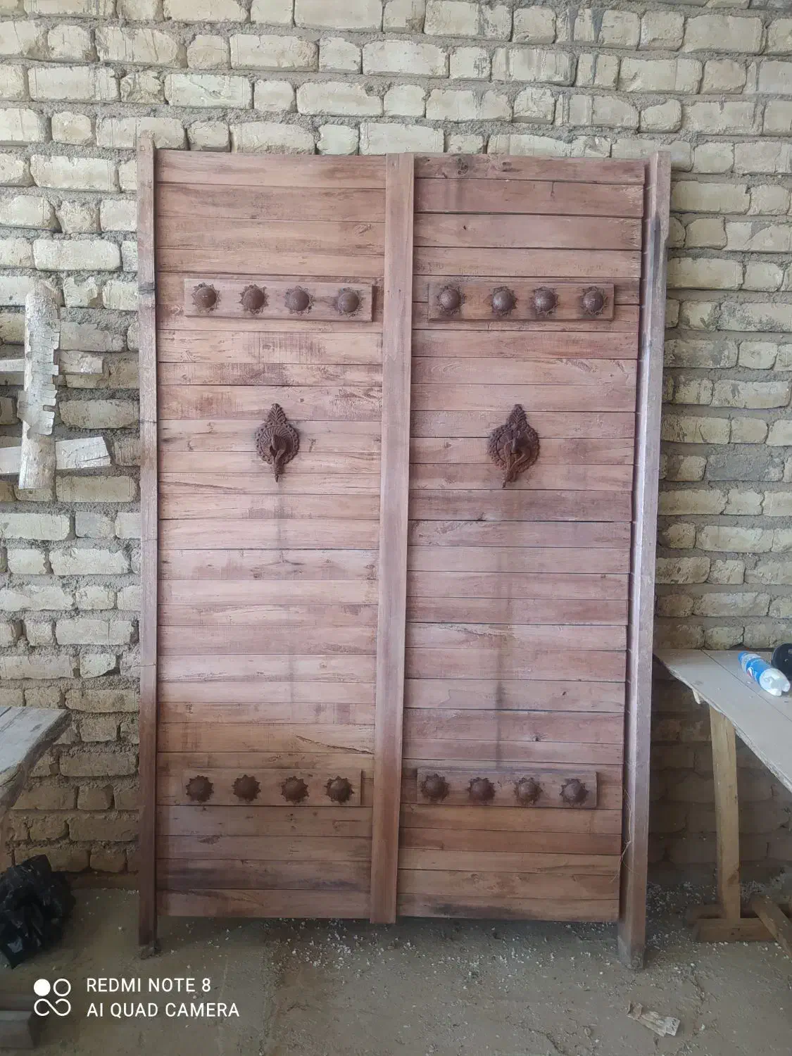 درب قدیمی میز صندلی چوبی کافه رستوران|کافیشاپ و رستوران|شیراز, قلات|دیوار