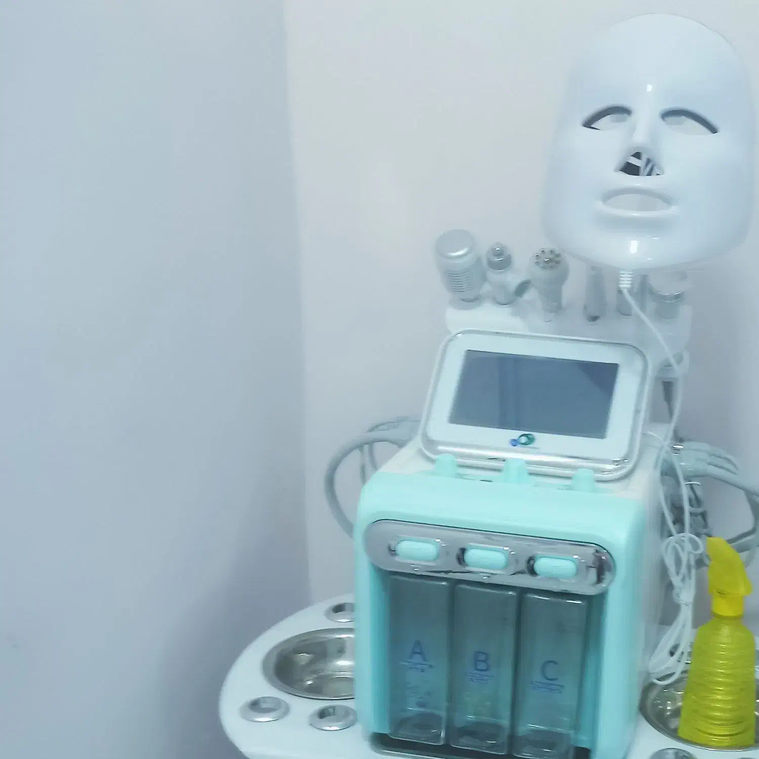 کارهای زیبایی خود را به ما بسپارید .|خدمات آرایشگری و زیبایی|پرند, فاز ۵|دیوار