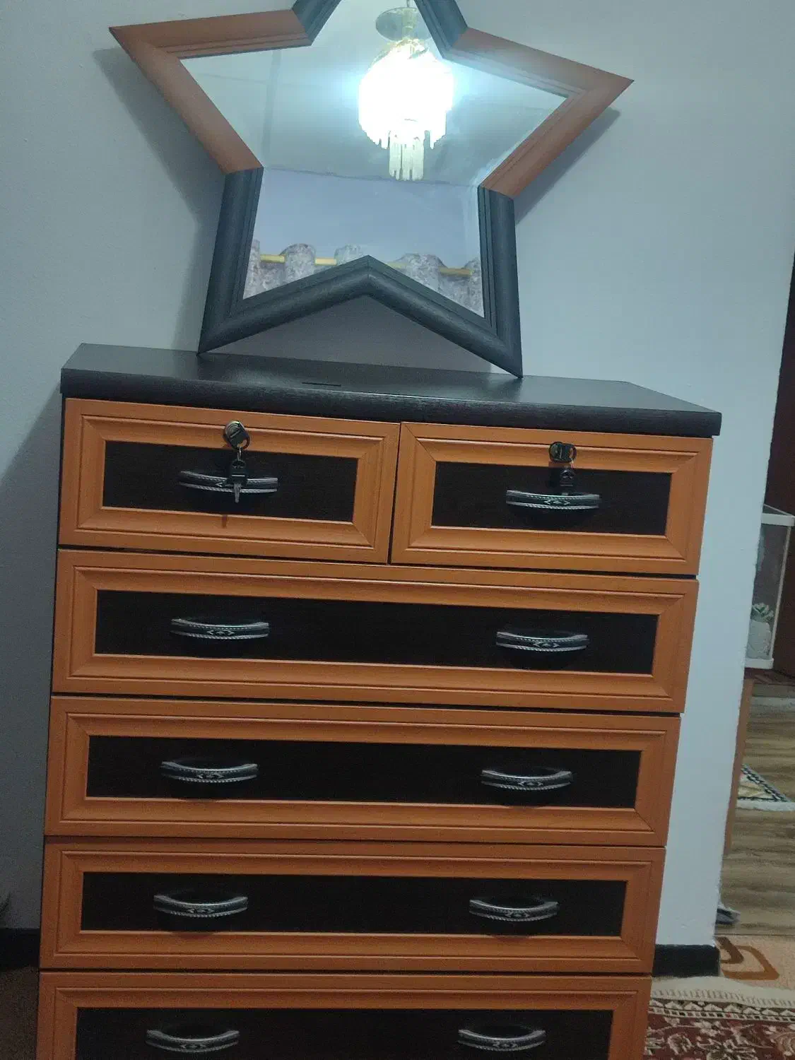 کمد دراور|جاکفشی، کمد، دراور|صدرا-فارس, فاز ۱|دیوار