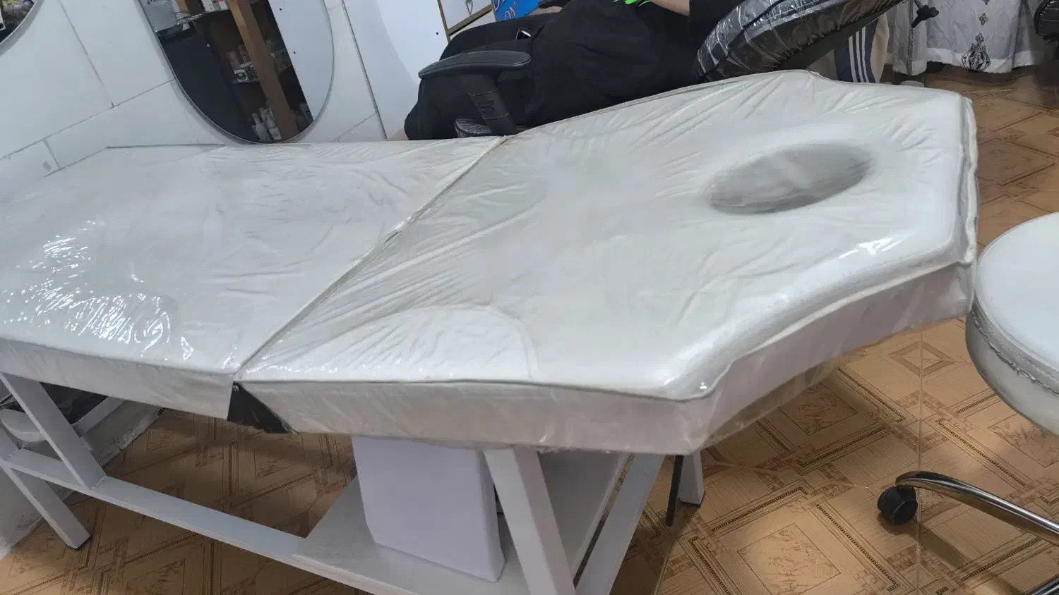 تخت فشیال ومژه کاری|آرایشگاه و سالن‌های زیبایی|خرم‌آباد, |دیوار