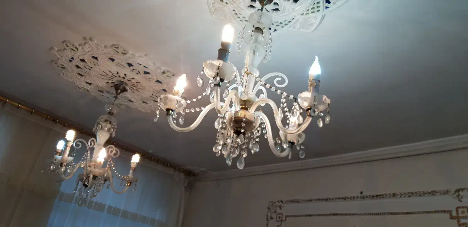 سه عدد لوستر شیشه ای و کریستال|لوستر و چراغ آویز|بیجار, |دیوار