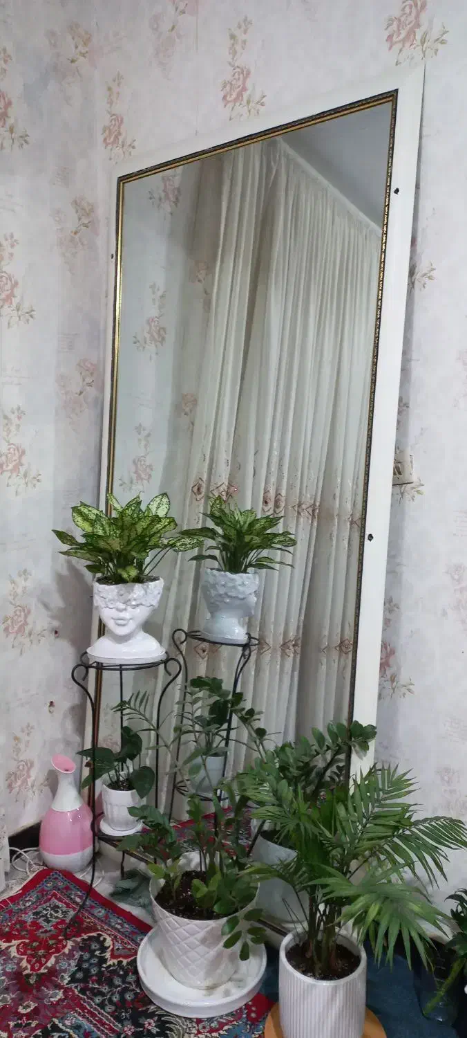 آینه|آینه|خرمشهر, |دیوار