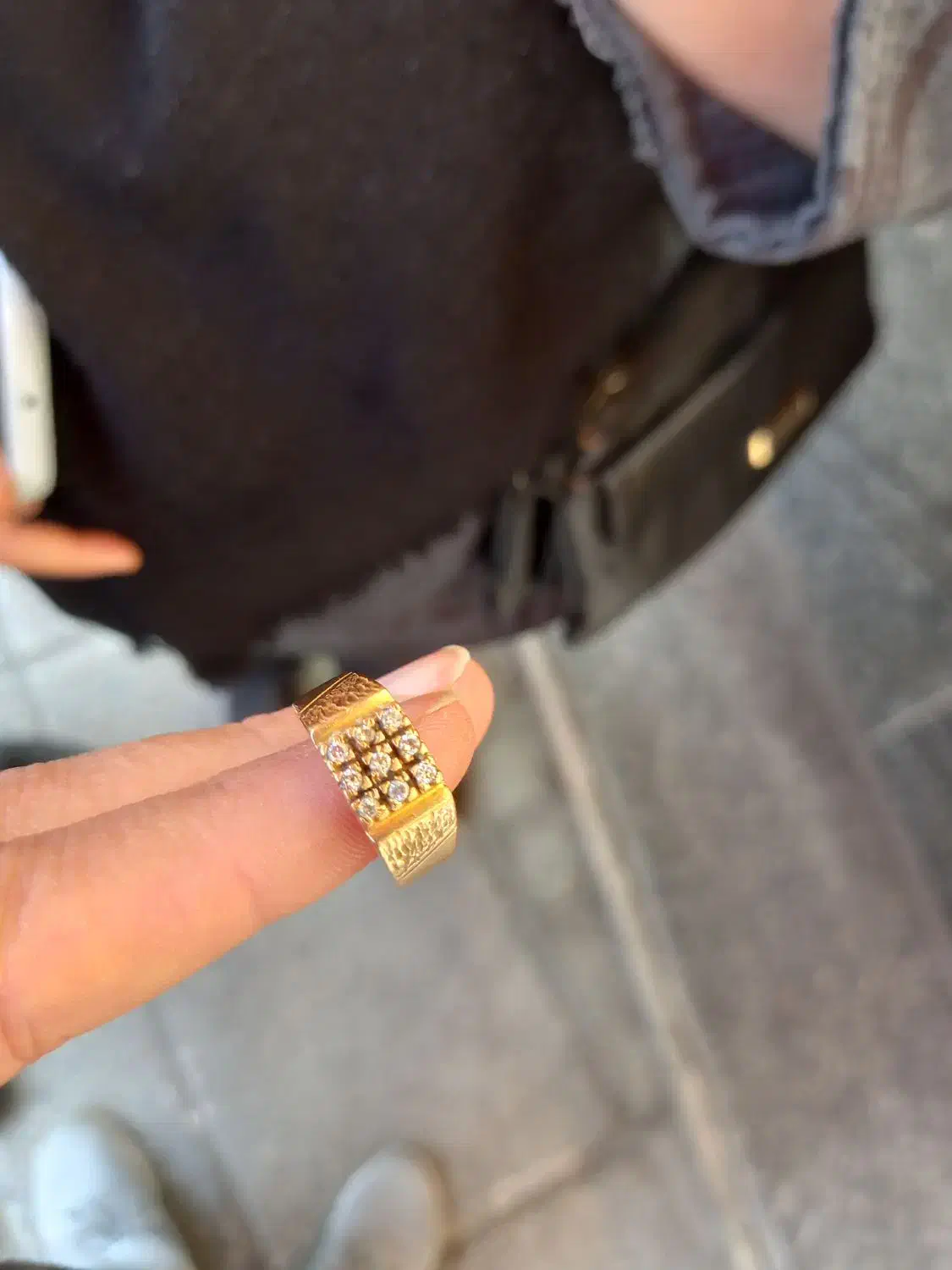 انگشتر طلا دارای چن نگین خیلی ریز|جواهرات|همدان, |دیوار