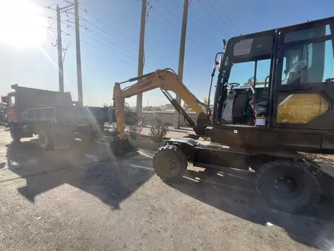 خدمات مینی بیل خاکبرداری حمل نخاله خاور بابکت|خدمات حمل و نقل|شیراز, پودنک|دیوار