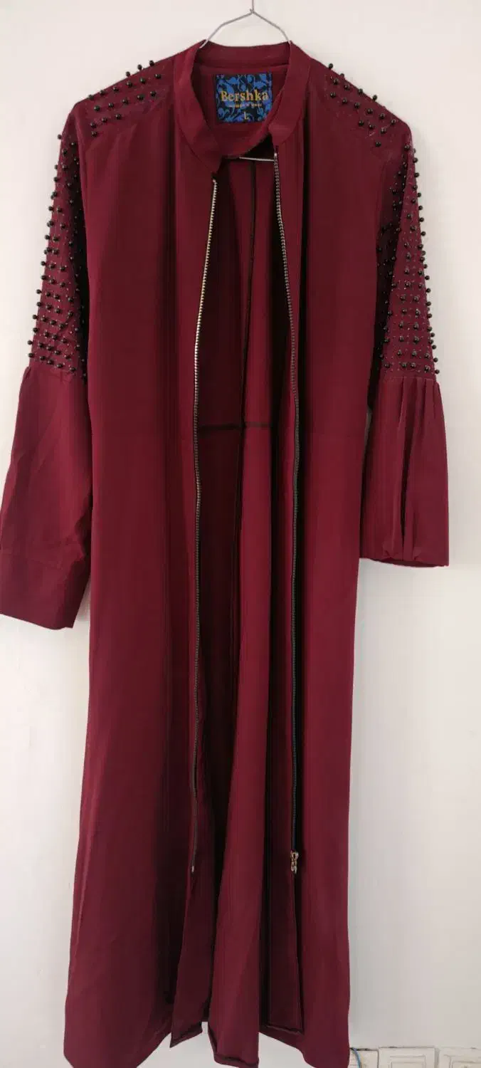 مانتو|لباس|مشهد, کارمندان دوم|دیوار