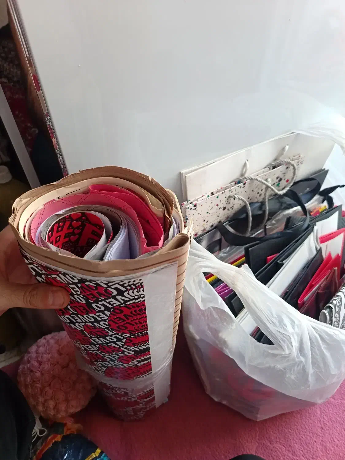 کاغذ کادو دونه ای 1850 ت ساک دستی|لوازم التحریر|تهران, شهید رجایی|دیوار