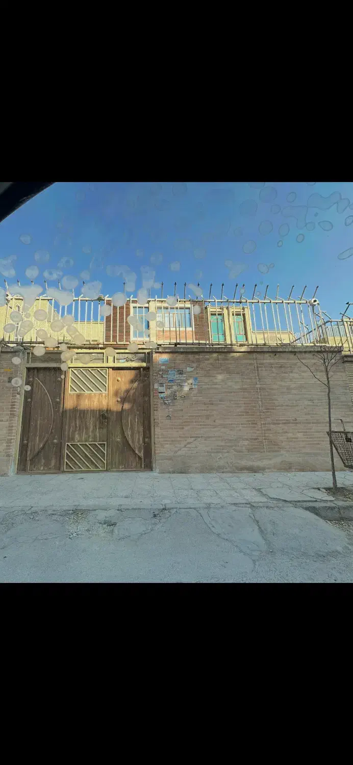 ویلایی شمالی ۴ واحد حیاط بزرگ|فروش خانه و ویلا|فولادشهر, B2|دیوار